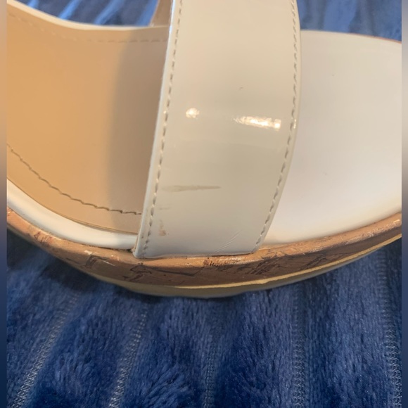 Sandals with wedge heels and adjustable ankle strap - Picture 4 of 7